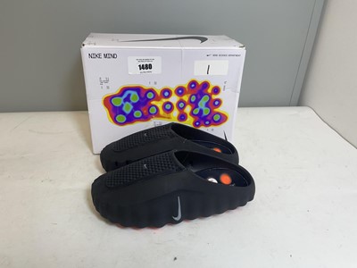 Lot Nike UK8 mind 001 shoes in black - boxed