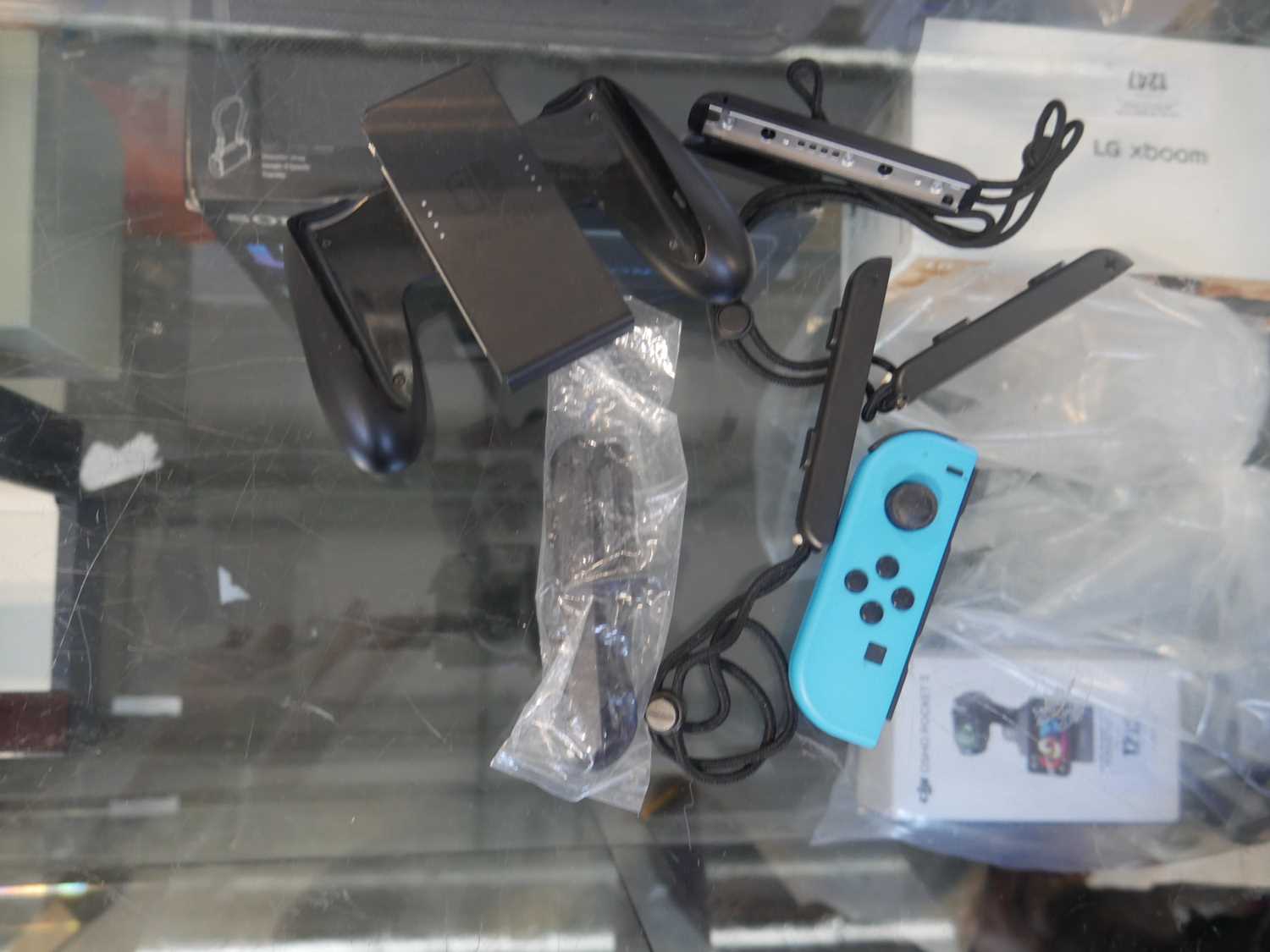 Lot 1209 - Bag of Nintendo Switch accessories