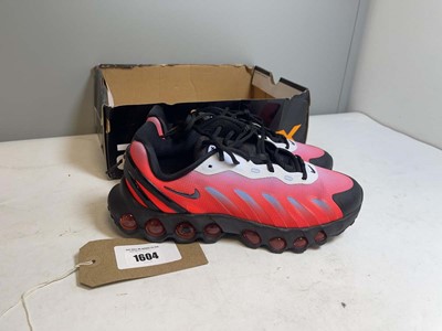 Lot 1169 - Nike UK6 air max DN8 trainers in royal tint