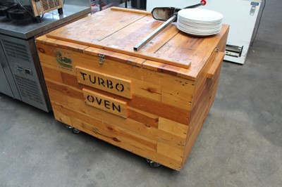 Lot 292 - Large wooden case on castors