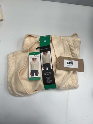Lot 3410 - 9x cream Andrew Marc jumpers