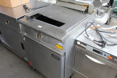 Lot 360 - 60cm electric Falcon single tank fryer