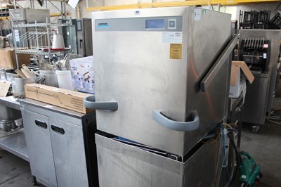 Lot 374 - 61cm Winter Halter PT-M lift top pass through...