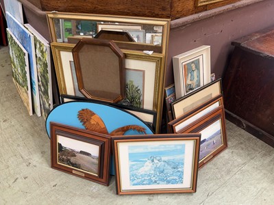 Lot 39 - A stack of assorted prints, wall hangings,...