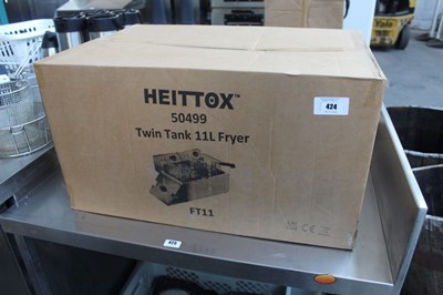 Lot 424 - Heittox twin tank 11L bench top fryer
