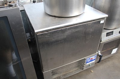 Lot 332 - 75cm undercounter single door blast chiller