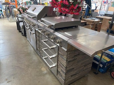 Lot 2291 - Kirkland Signature 12 burner island gas BBQ grill