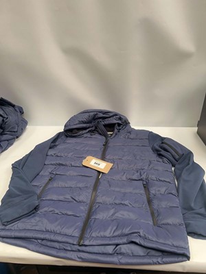Lot 3413 - 8x 32 Heat coats