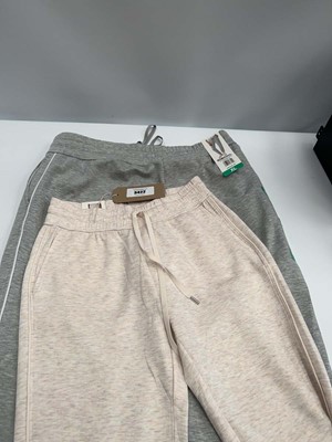Lot 3422 - 15x 32Cool joggers