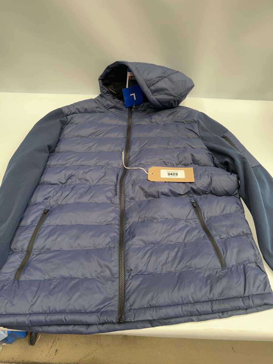 Lot 3423 - 7x 32 Heat coats