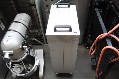 Lot 499 - Mobile bin with lid