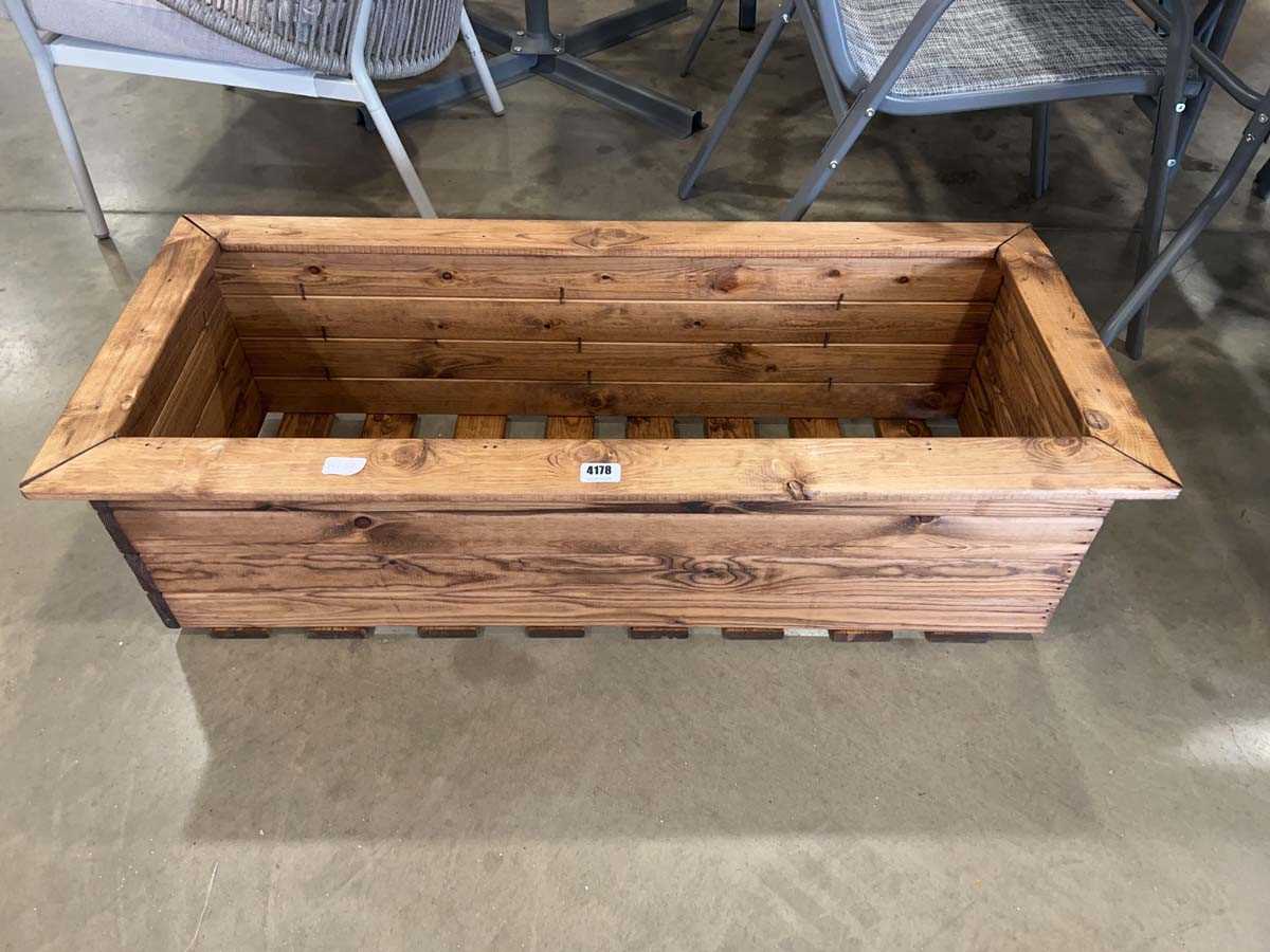 Lot 4178 - Wooden rectangular garden planter