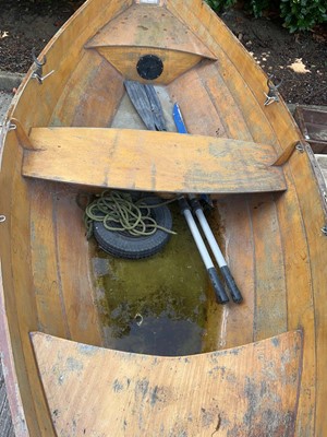 Lot 4257 - Wooden rowing boat with single-axle boat...