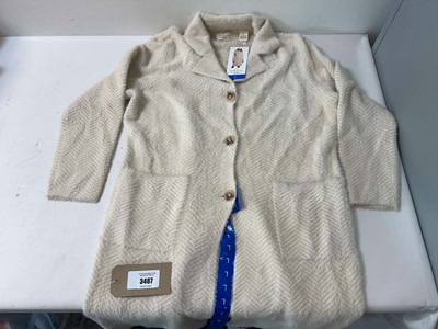Lot 3467 - Quantity of Ladies Weatherproof longline...