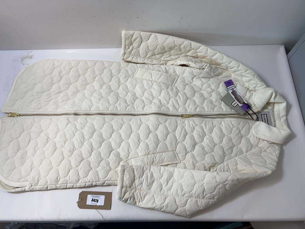 Lot 3473 - Ladies Hunter quilted jacket (XS) Antique white