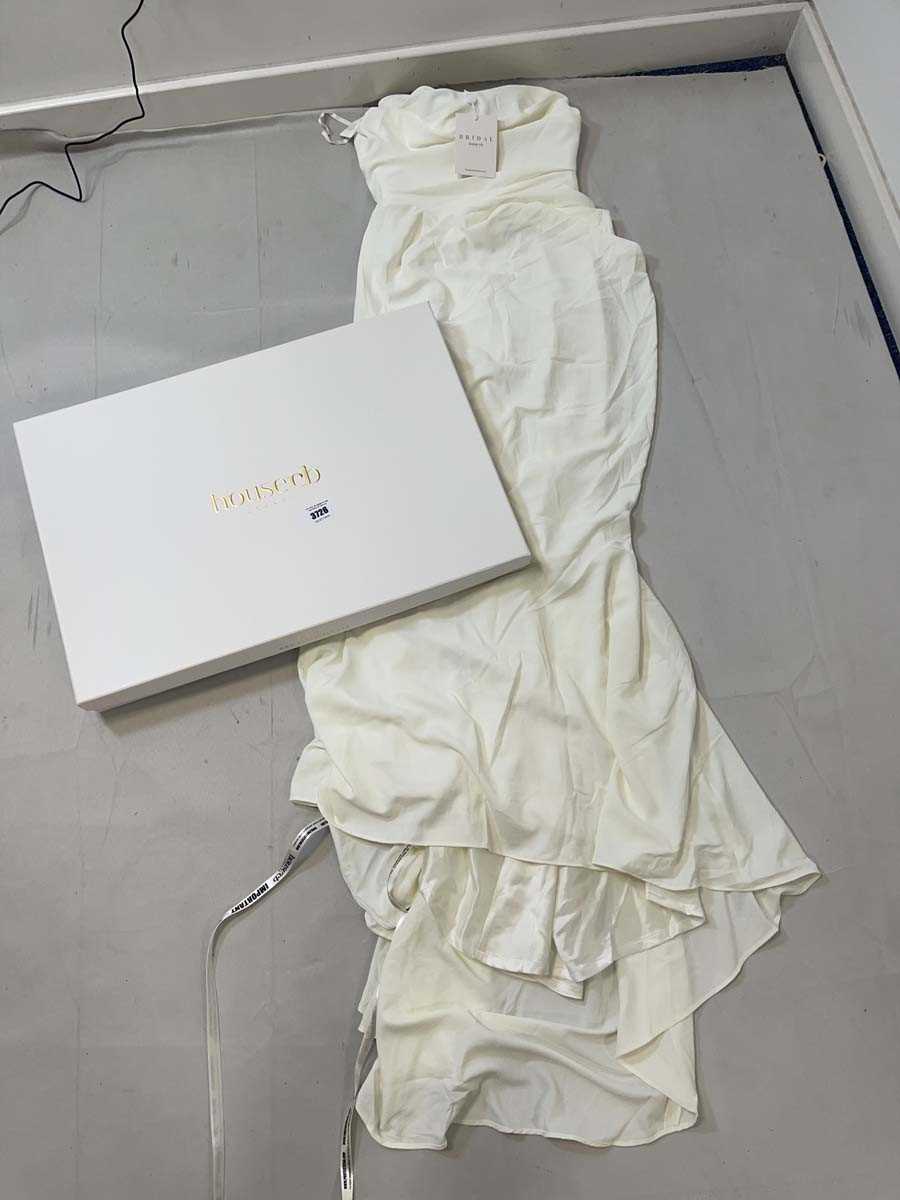 Lot 3726 - House of Cb Bridal long off-white dress size...