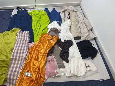 Lot 3671 - Clothing to include Skims, Geox, Closet London,...