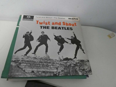 Lot 15 Beatles singles incl. Twist & Shout, Can't...