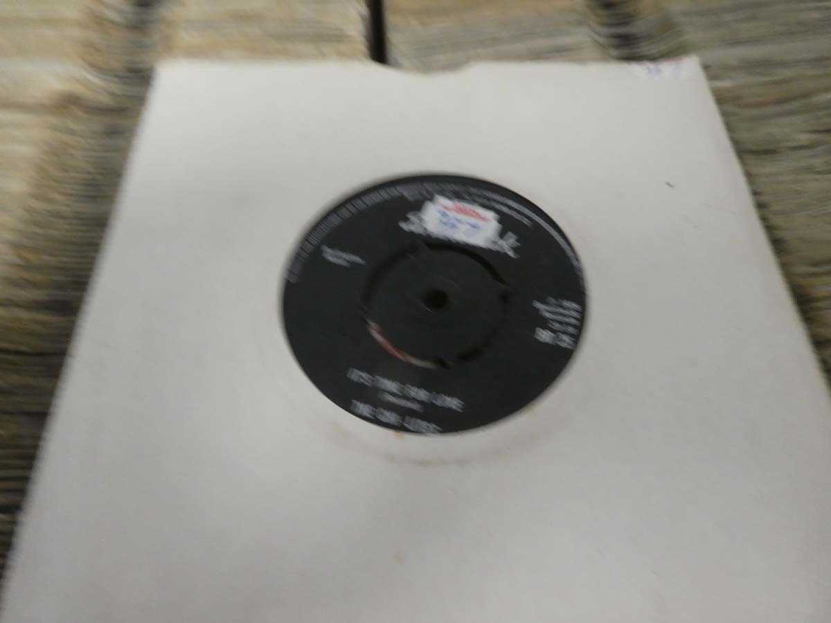Lot Large box of 7" singles incl. Voyage, Bob...