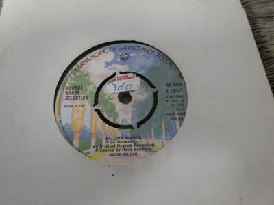 Lot Large box of 7" singles incl. Voyage, Bob...