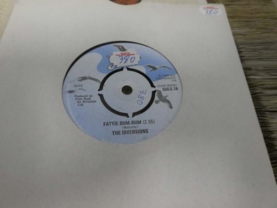 Lot Large box of 7" singles incl. Voyage, Bob...