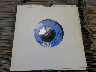 Lot Large box of 7" singles incl. Nik Kershaw,...