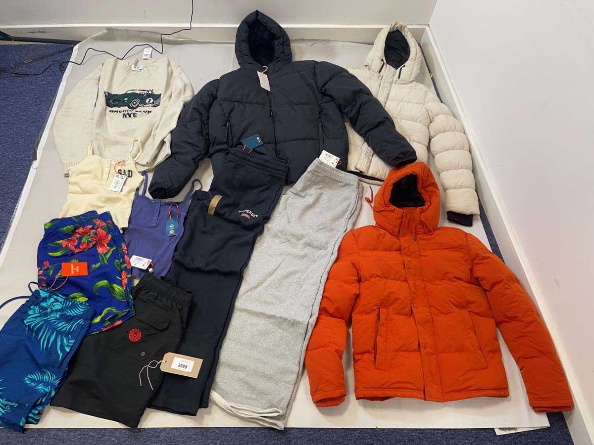 Lot 3689 - SuperDry & Hollister clothing