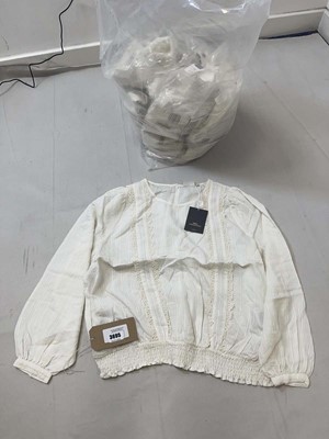 Lot 3695 - 12x Only cartilo tops