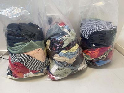 Lot 3742 - 3x Large bags of Quiz clothing