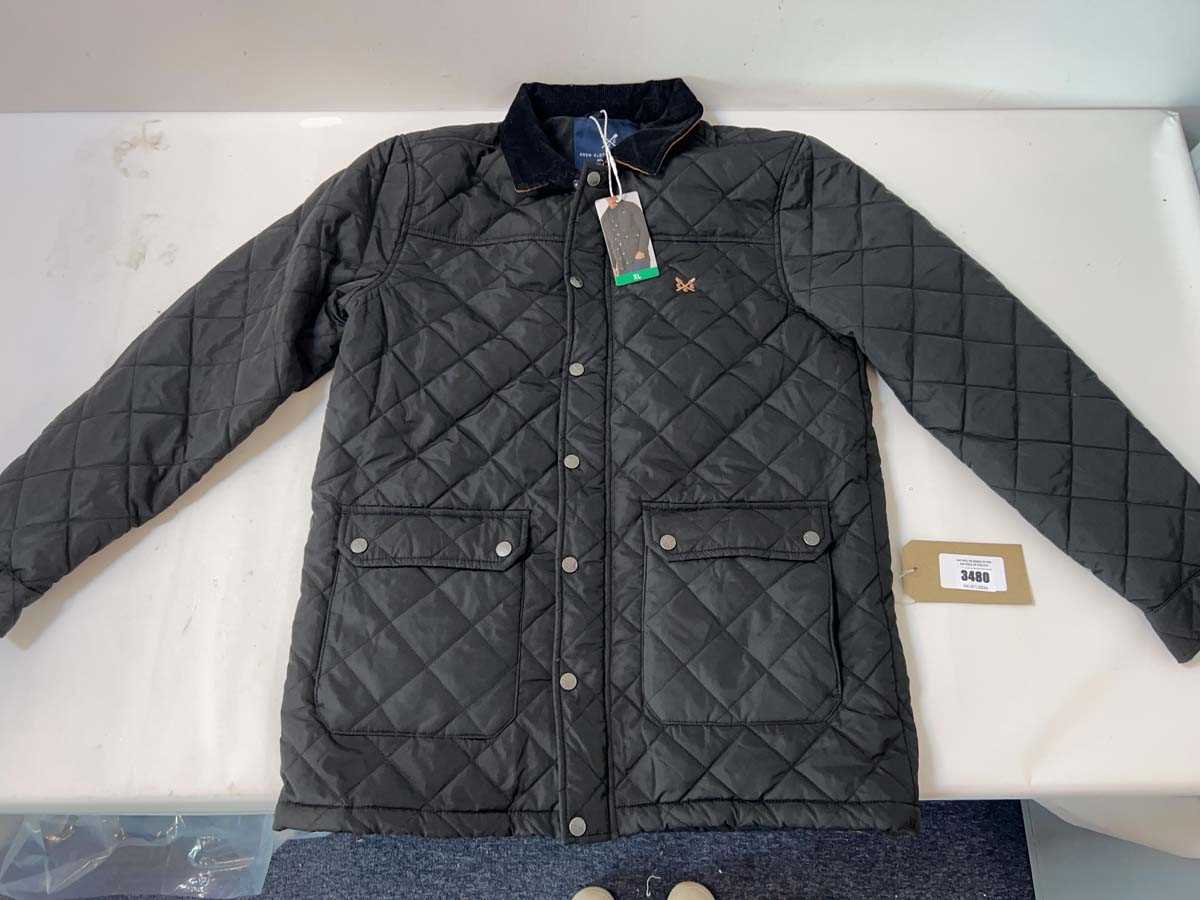 Lot 3480 - Men's Crew Clothing Company quilted black...