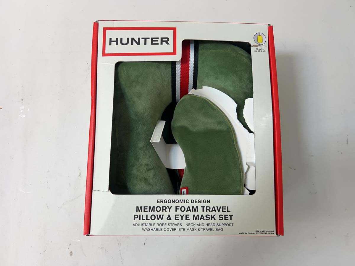 Lot 3491 - Hunter Memory foam travel pillow & eye mask set