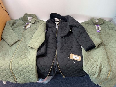 Lot 3497 - 3x Hunter quilted longline jackets
