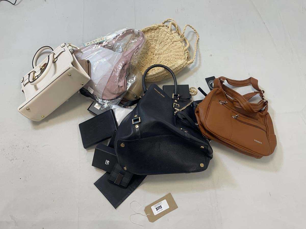 Lot 3772 - Various bags