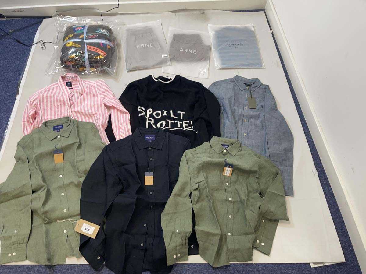 Lot 3779 - Clothing to include Pervical, Oodie, Arne, etc
