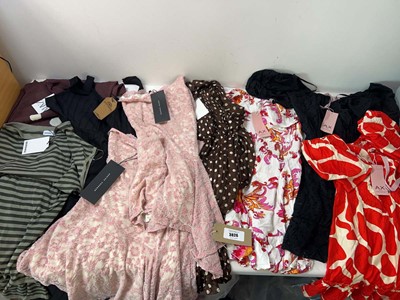 Lot 3826 - Ladies clothing Zara, Bershka, AX Paris,...