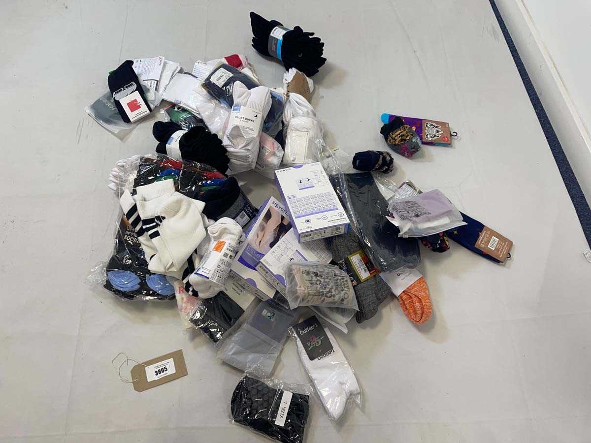 Lot 3805 - Mixed paired socks