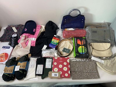 Lot 3848 - Accessories, handbags, underwear, socks,...