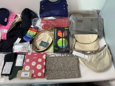 Lot 3848 - Accessories, handbags, underwear, socks,...