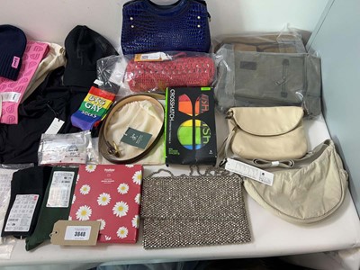 Lot 3848 - Accessories, handbags, underwear, socks,...