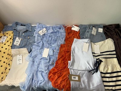 Lot 3852 - 11x Ladies clothing Zara, Bershka