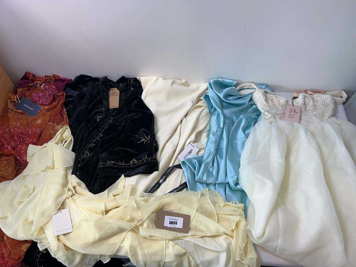 Lot 3855 - Ladies dresses Oddmuse, Oh Polly, Outcast,...