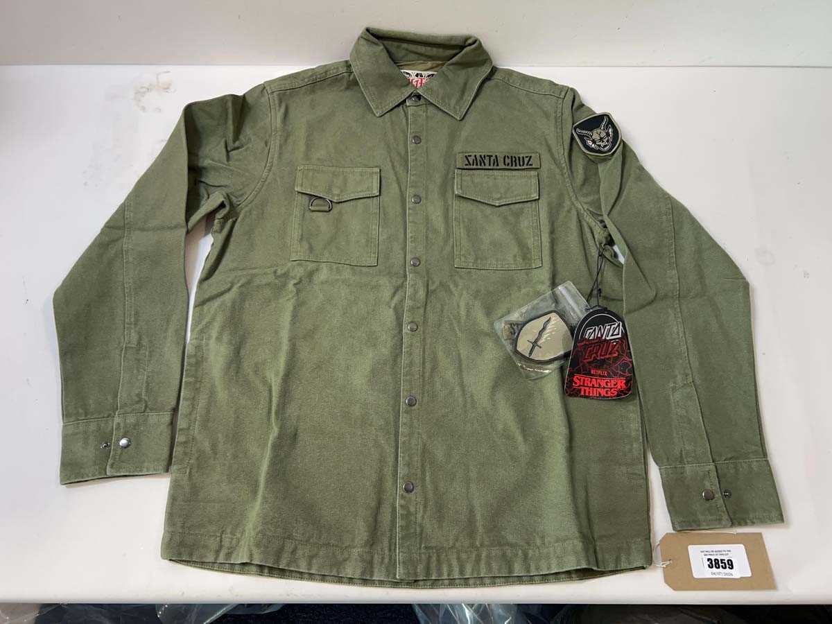 Lot 3859 - Men's Santa Cruz x Stranger Things Crawl...