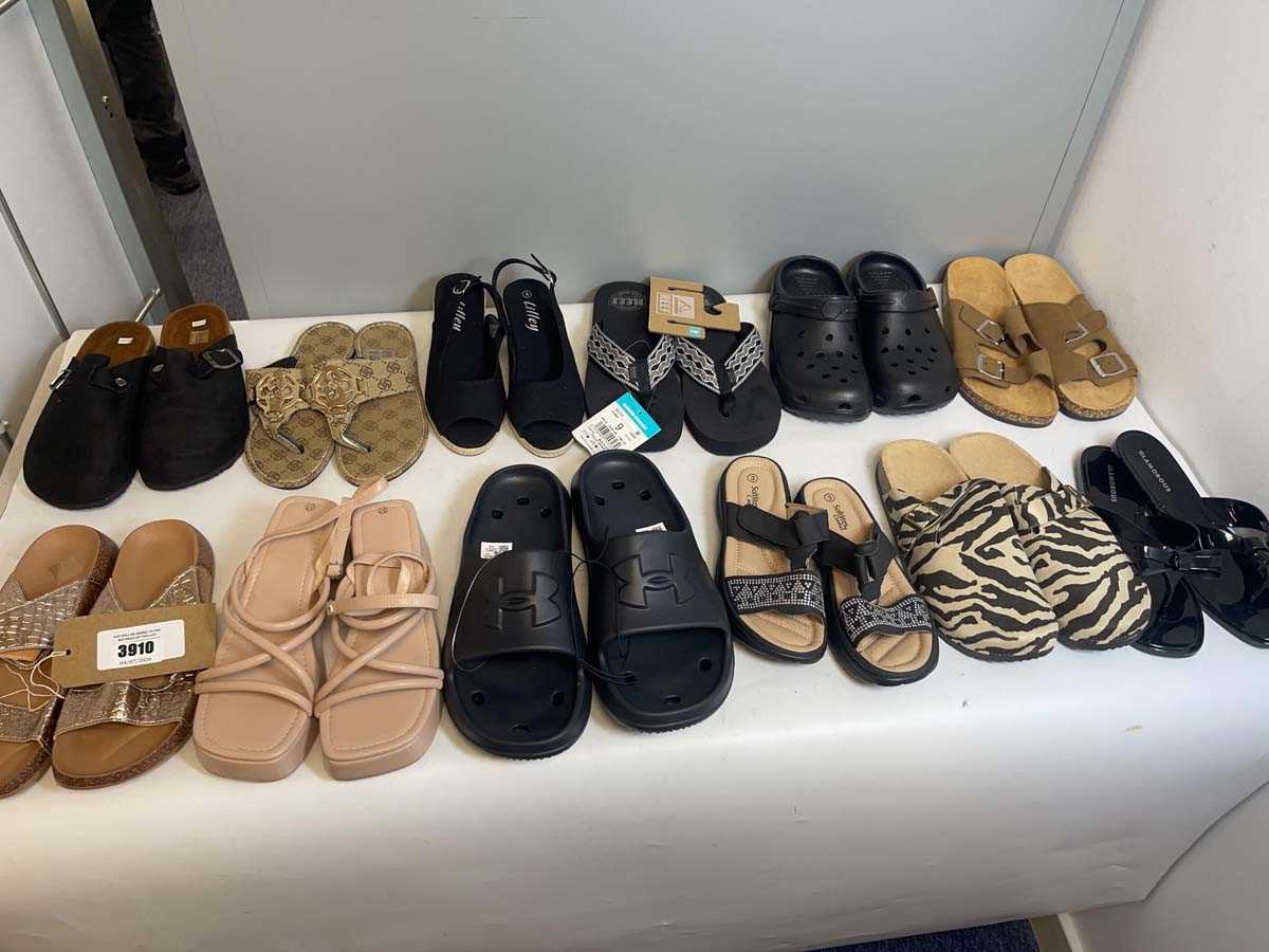 Lot 3910 - 12x Pairs of sandals to include Glamorous,...