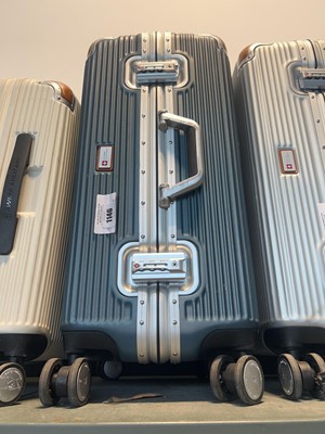 Lot 1146 - Swiss Military luggage case in teal