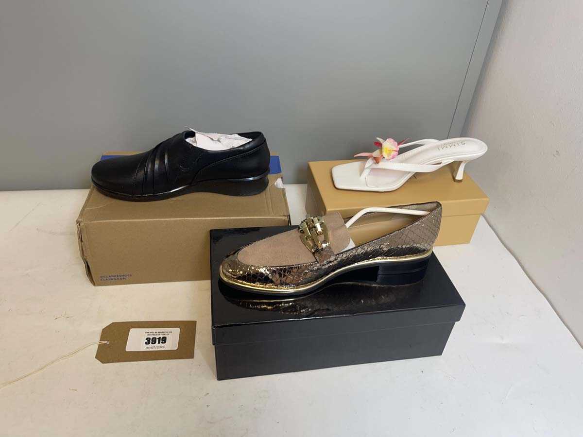 Lot 3919 - 3x Boxed pairs of shoes to include Simmi UK5,...