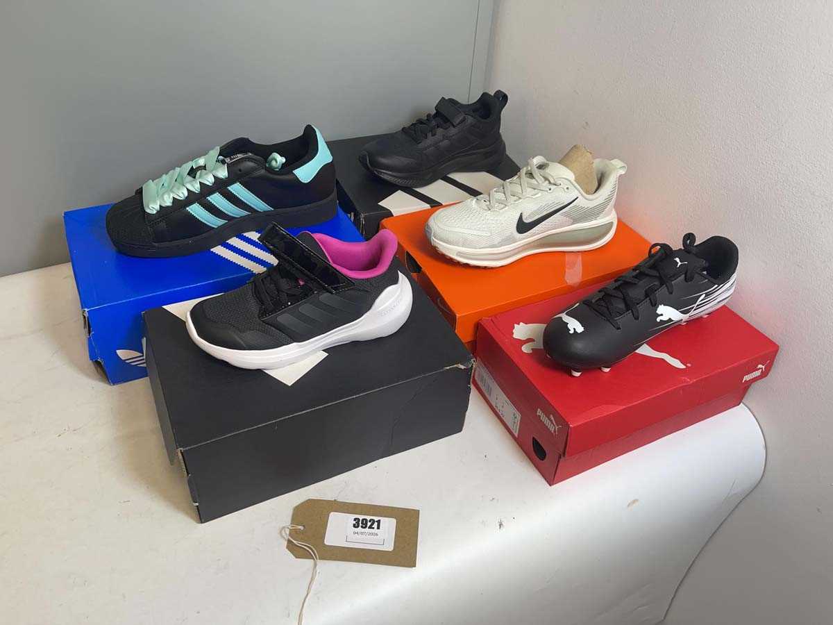 Lot 3921 - 5x Boxed pairs of children's trainers to...