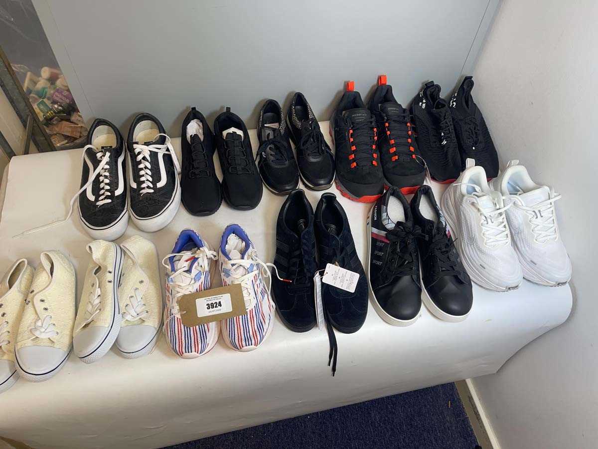 Lot 3924 - 11x Pairs of trainers to include Nike,...