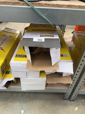 Lot 2523 - 5 boxed Wessex 110V tripod work lights
