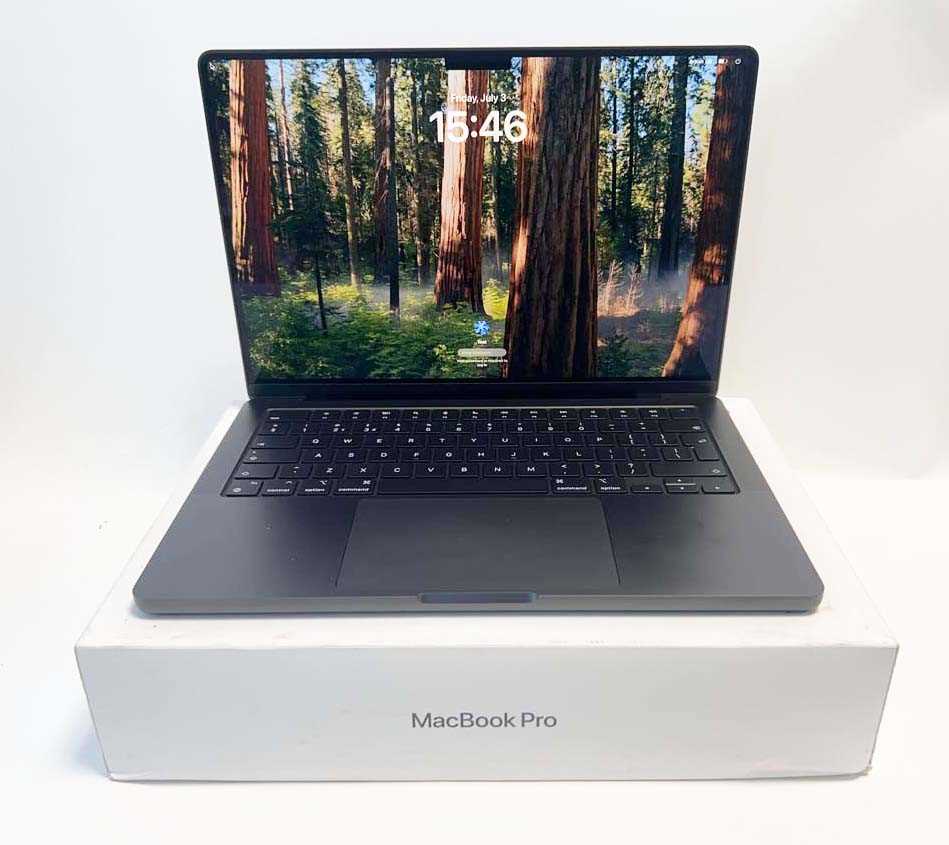 Lot MacBook Pro 14" 2024 A3112 Space Black laptop...