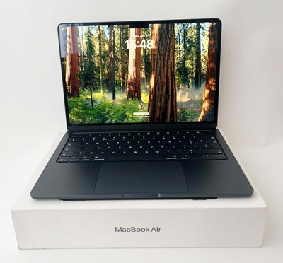 Lot MacBook Air 13" 2025 A3240 Space Black laptop...